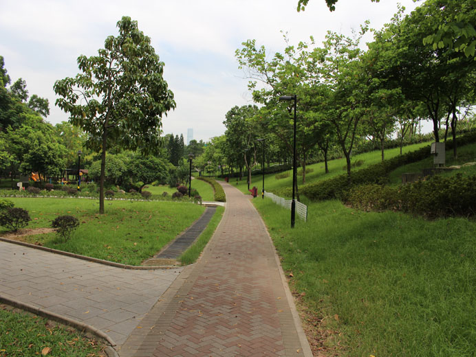 Photo 9: Lai Chi Kok Park