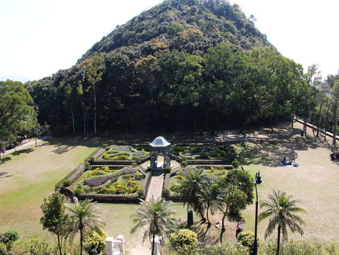 Photo 4: Victoria Peak Garden