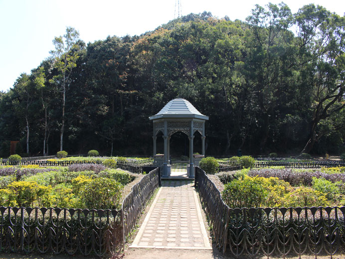 Photo 6: Victoria Peak Garden