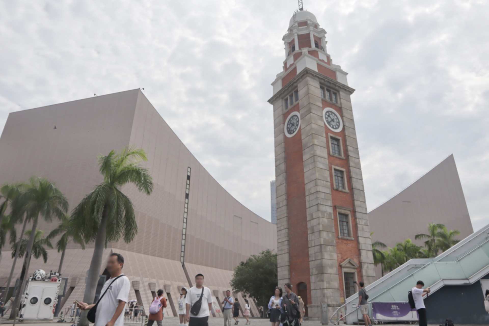 Photo 2: Hong Kong Cultural Centre