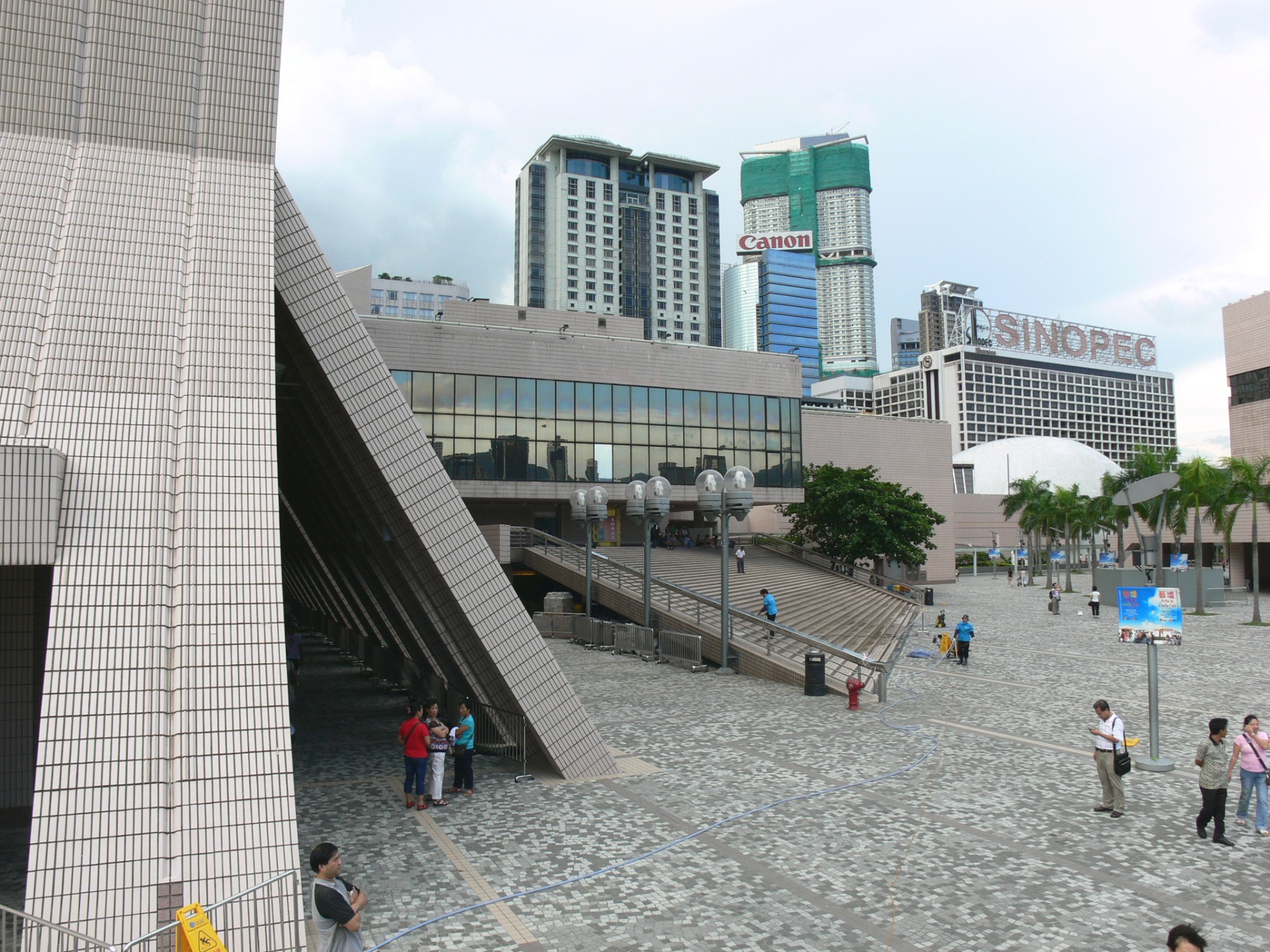 Photo 5: Hong Kong Cultural Centre