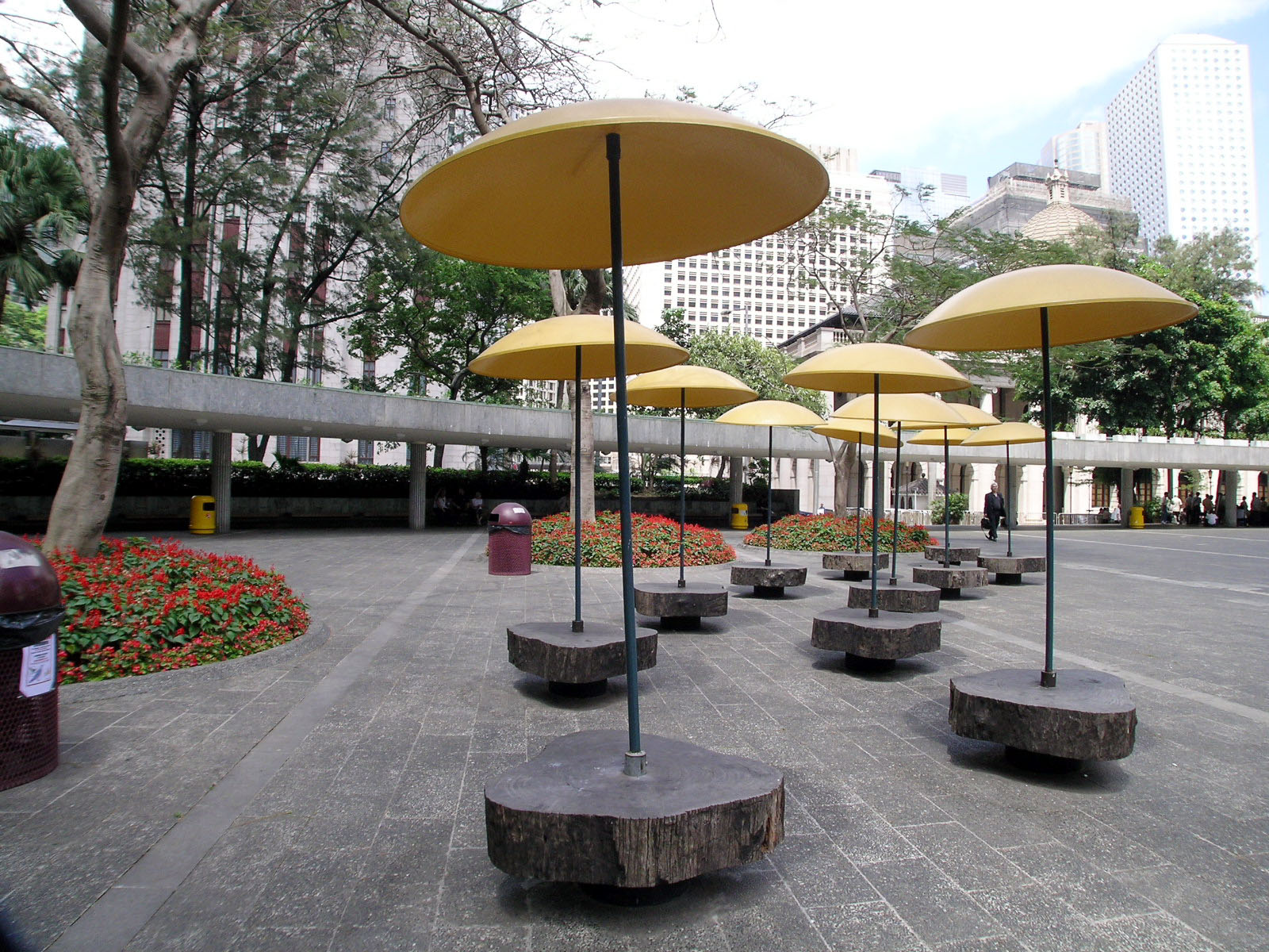 Photo 7: Chater Garden