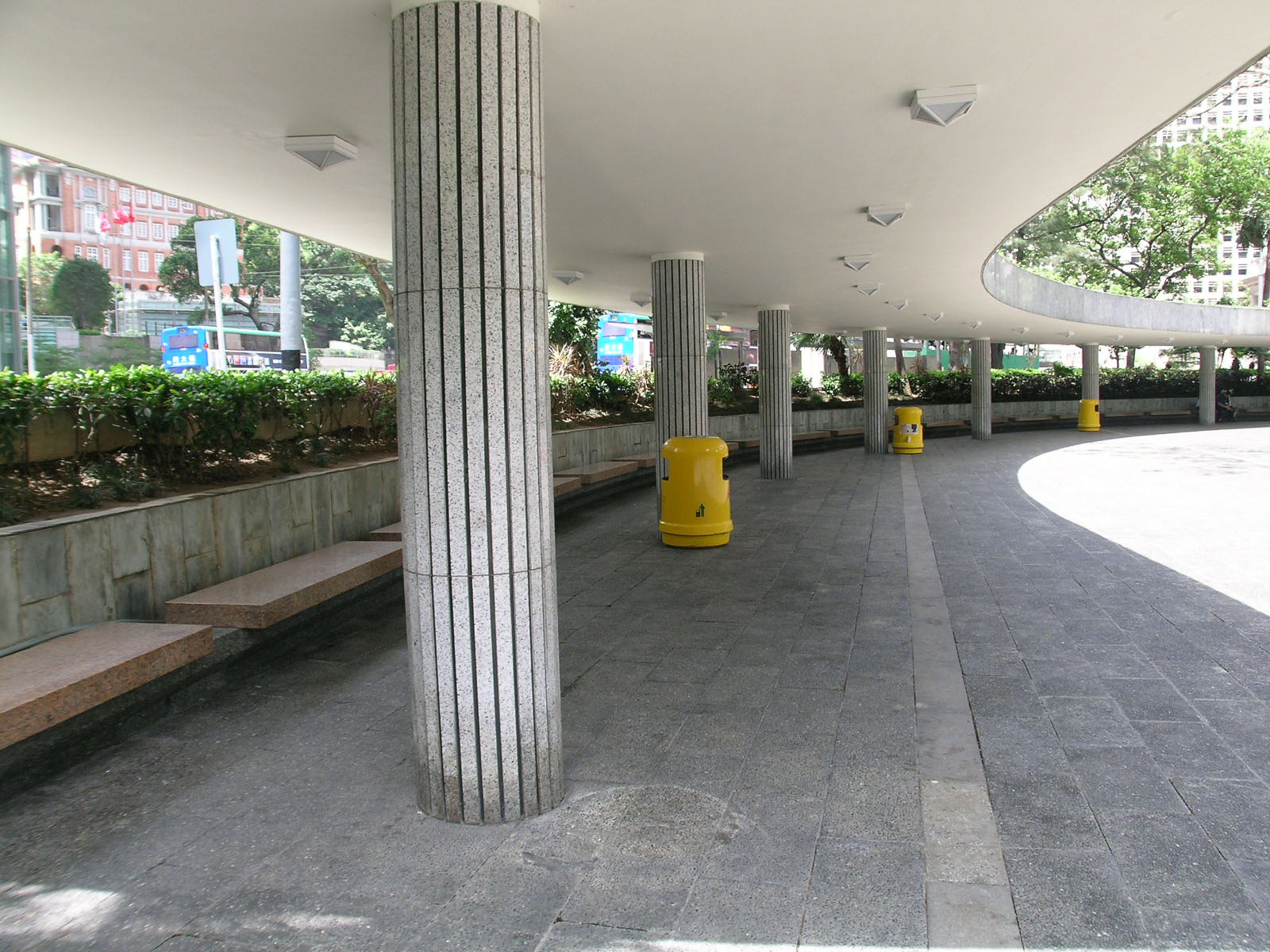 Photo 8: Chater Garden