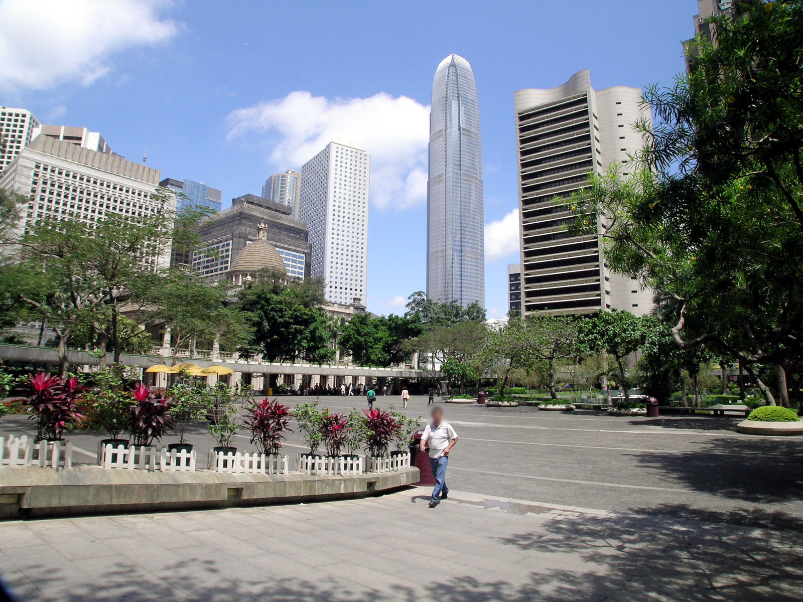 Photo 9: Chater Garden