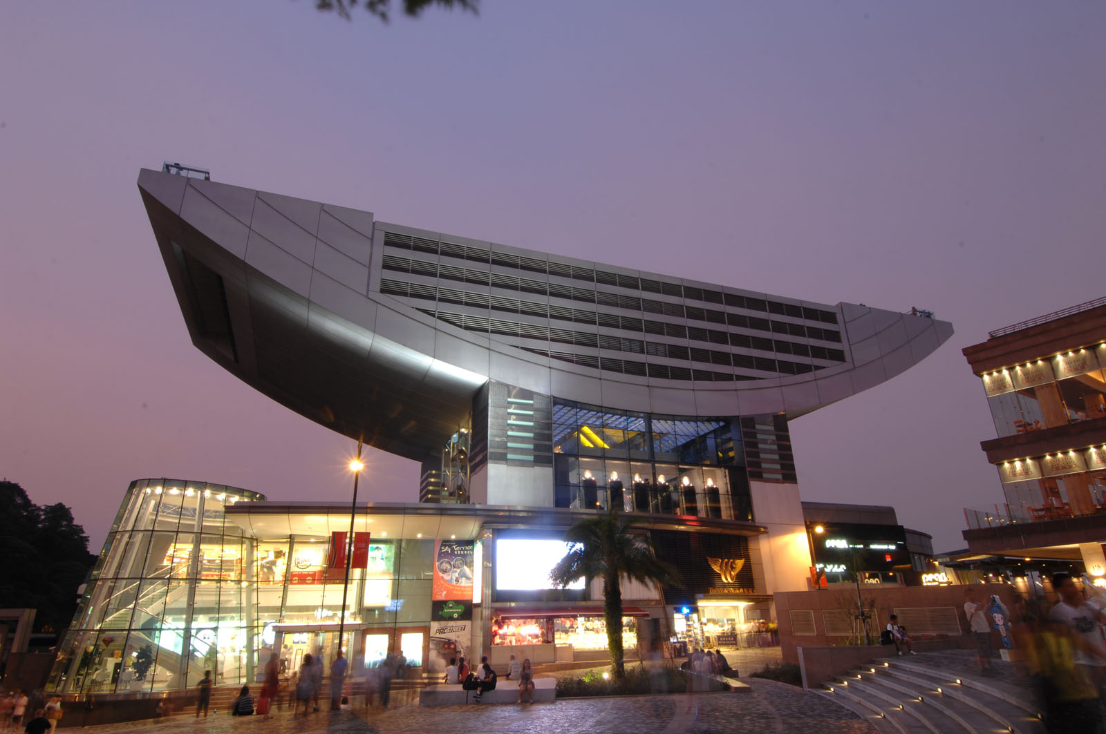 Photo 2: Sky Terrace 428, The Peak Tower