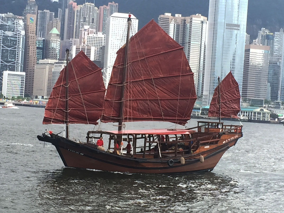 Photo 3: Dukling (Chinese sailing junk)