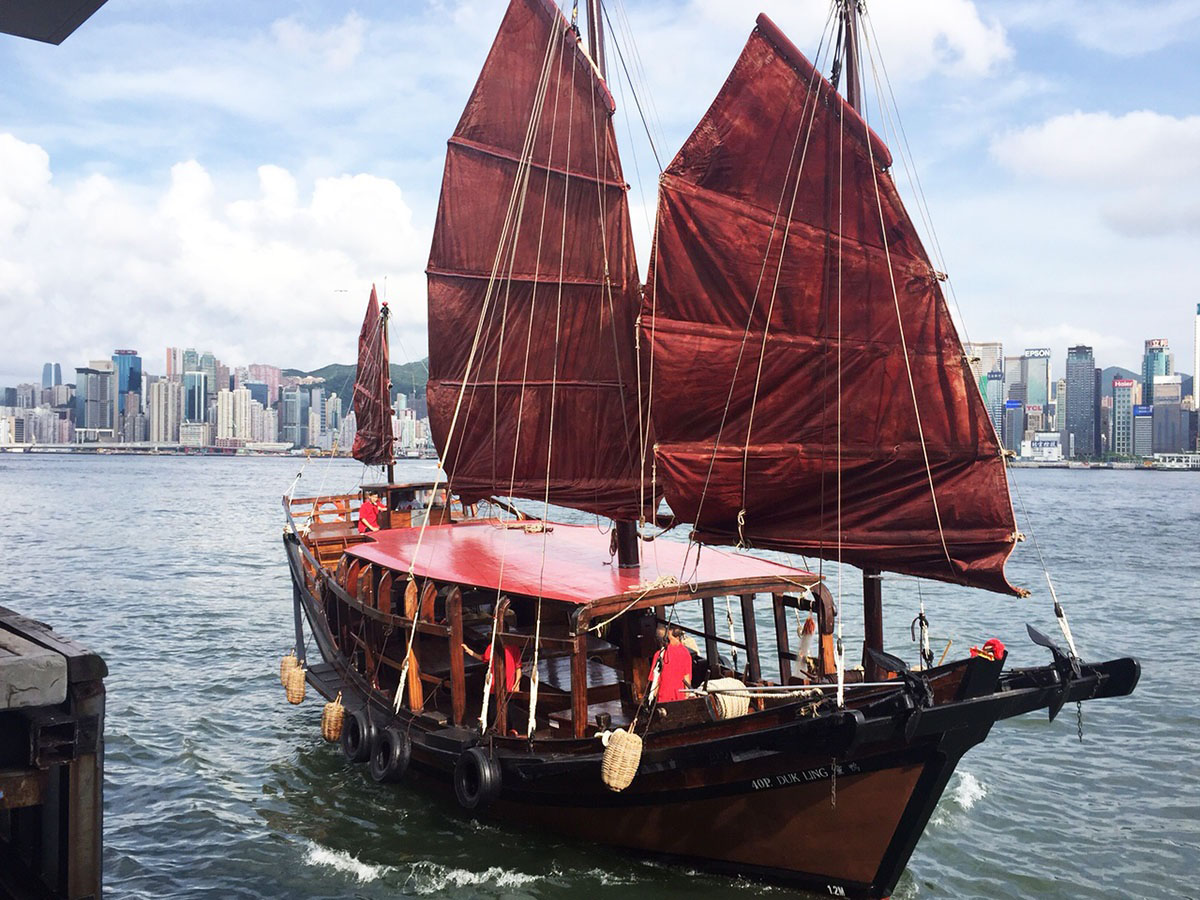 Photo 4: Dukling (Chinese sailing junk)