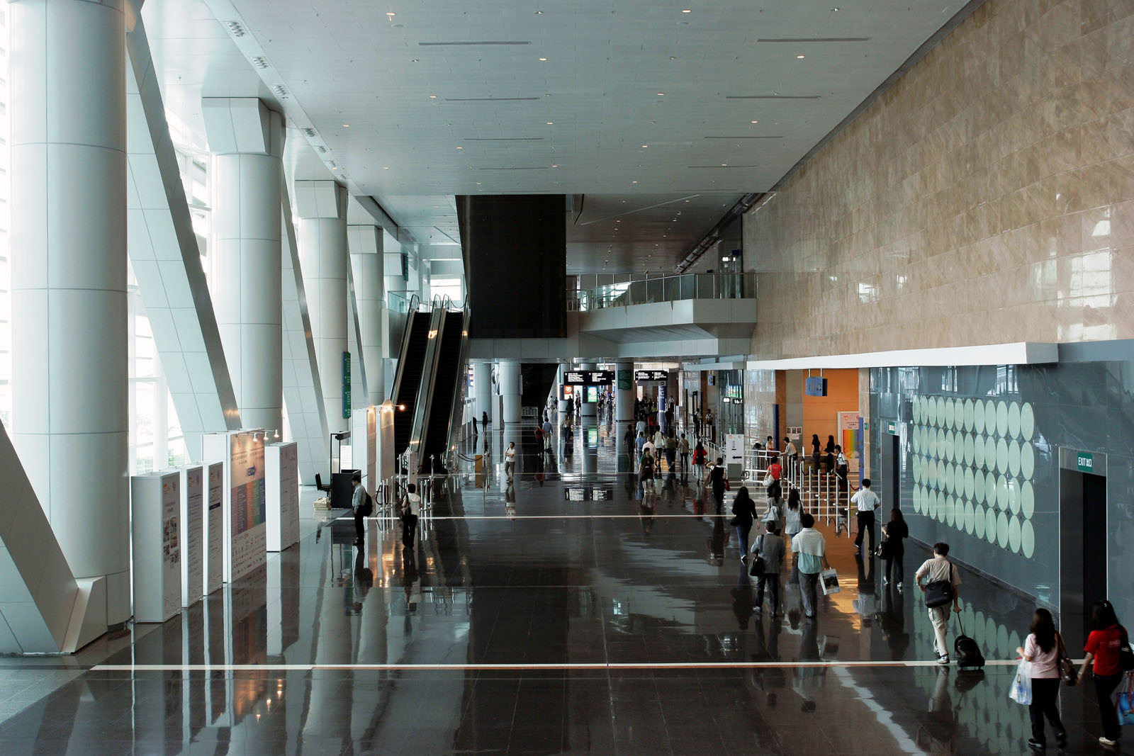 Photo 10: Hong Kong Convention and Exhibition Centre