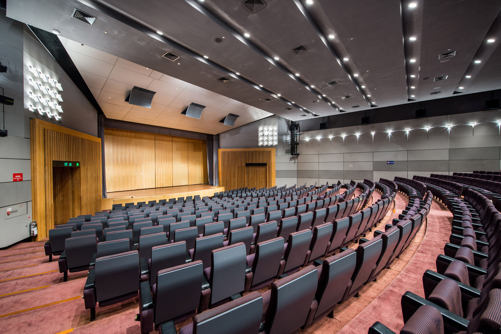 Photo 15: Hong Kong Convention and Exhibition Centre