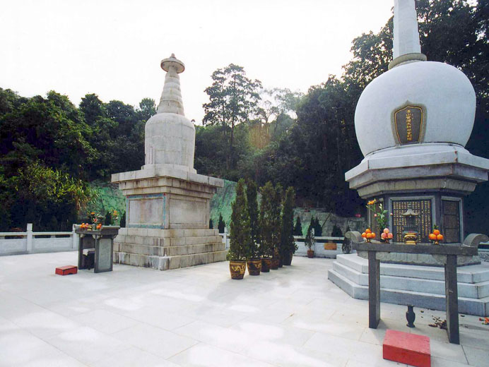 Photo 4: Cham Shan Monastery