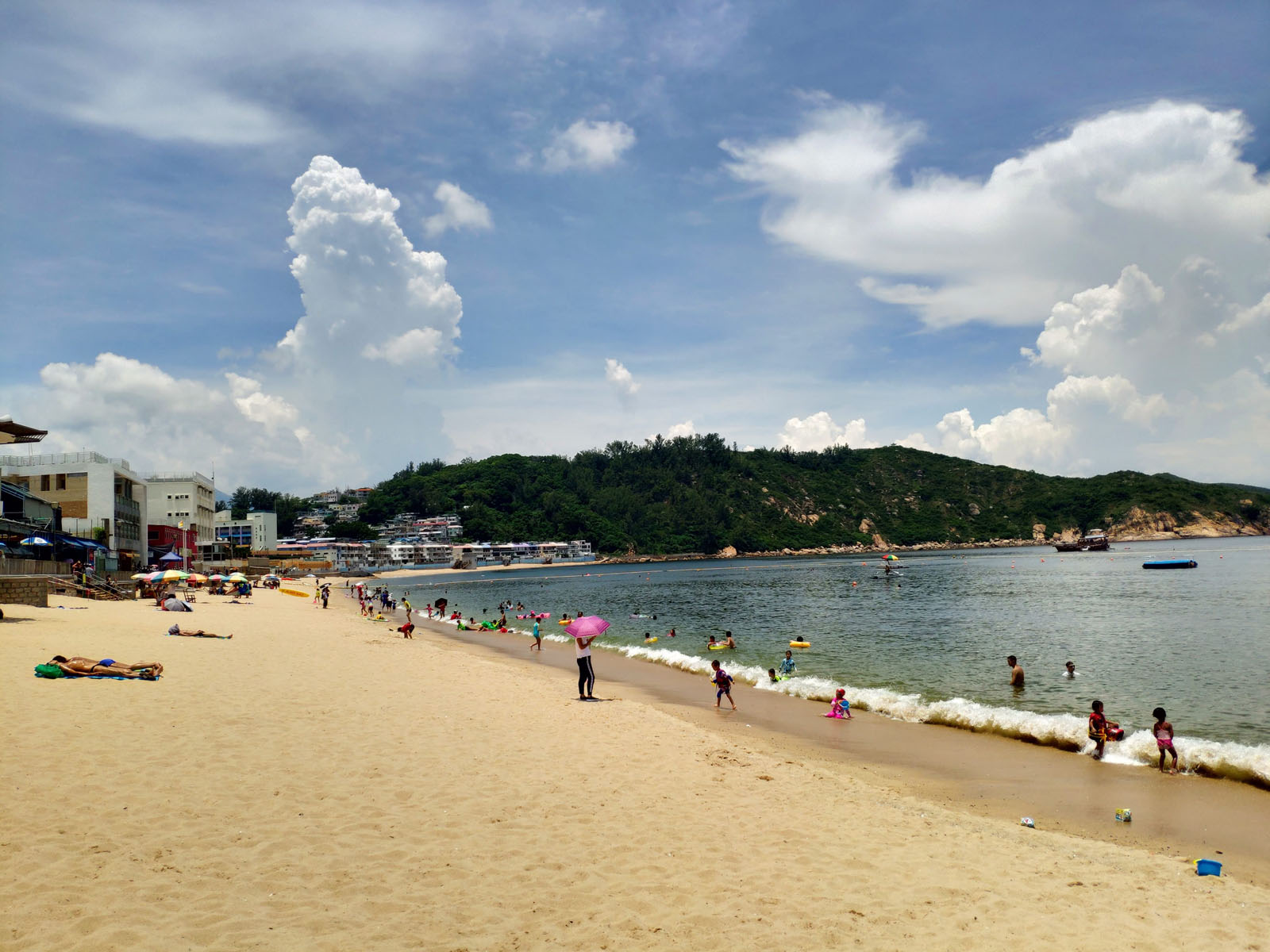 Cheung Chau Tung Wan Beach