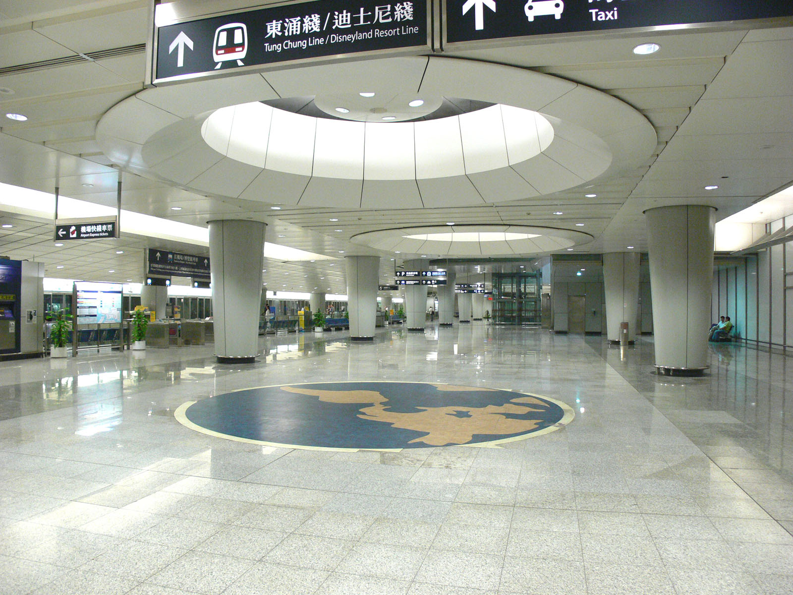 Photo 3: MTR Airport Express Kowloon Station