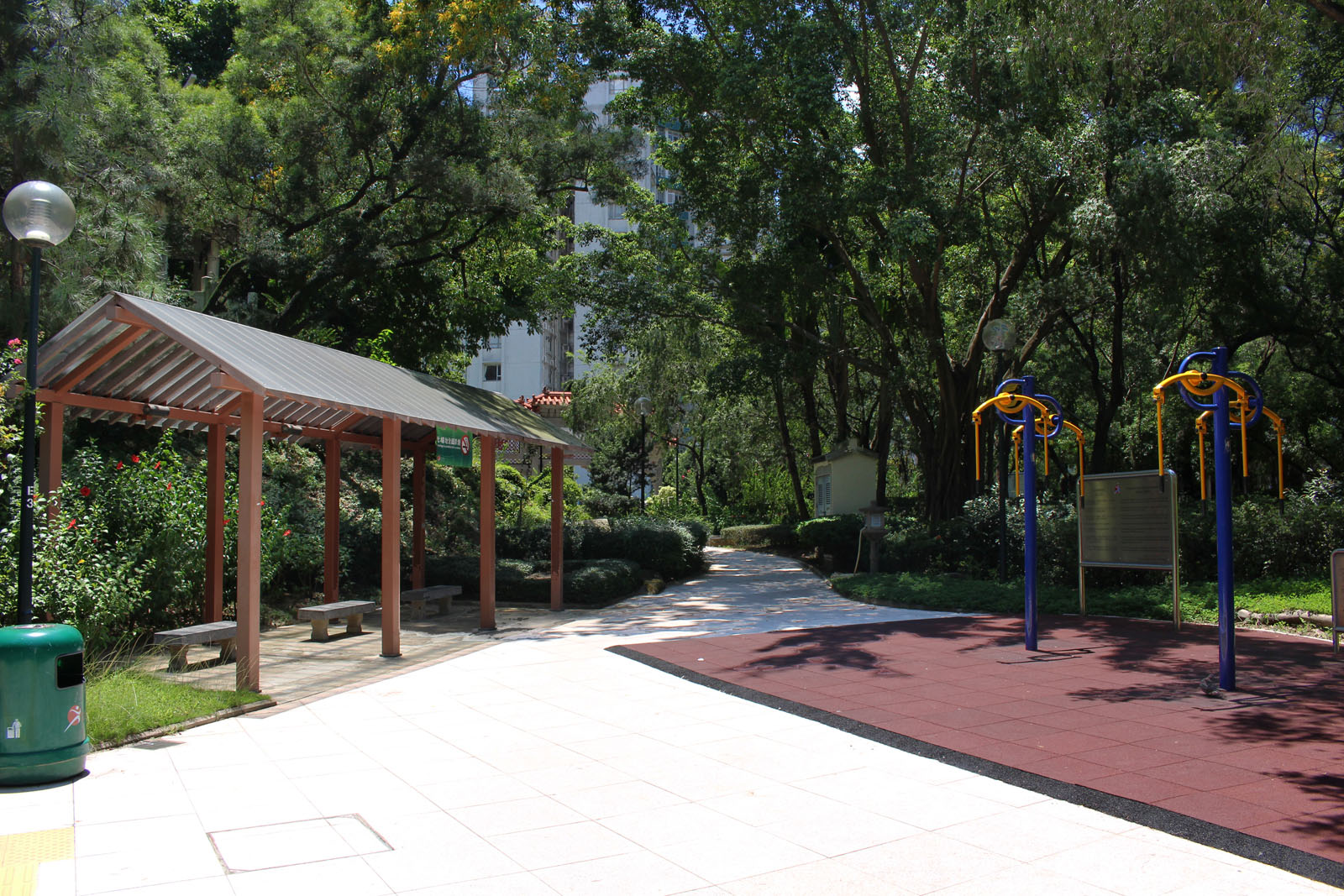 Photo 15: Hutchison Park