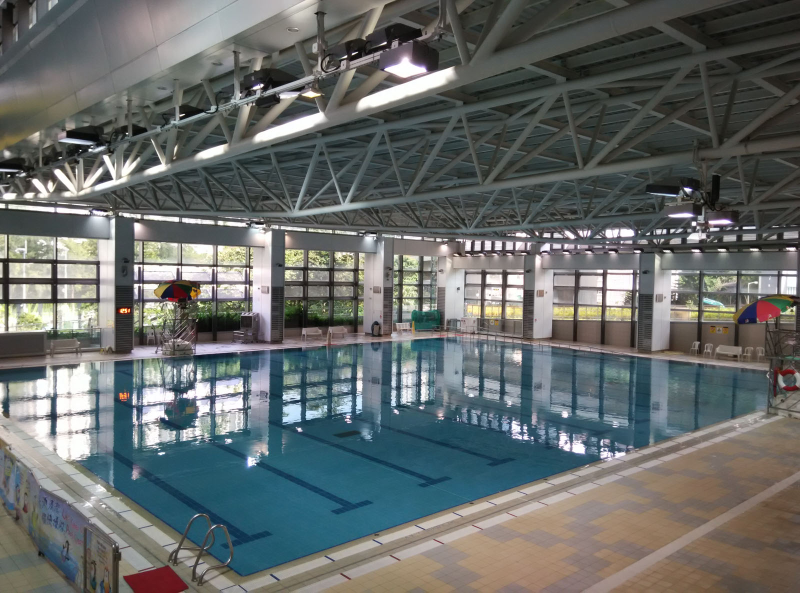 Photo 3: Kwun Tong Swimming Pool