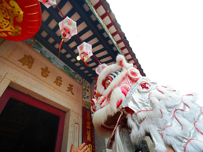 Photo 3: Tin Hau Temple (Joss House Bay, Sai Kung) ("the Big Temple")