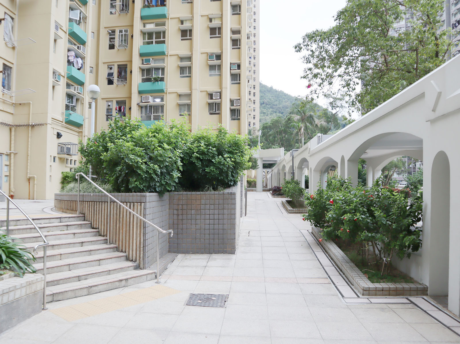 Photo 3: Hong Lam Court