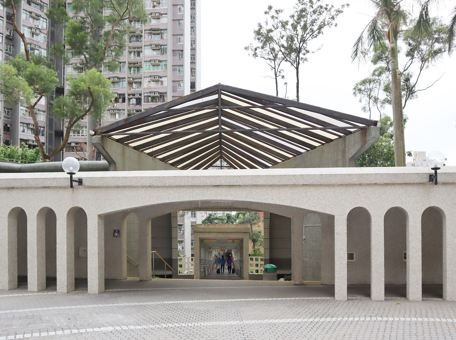 Photo 4: Hong Lam Court