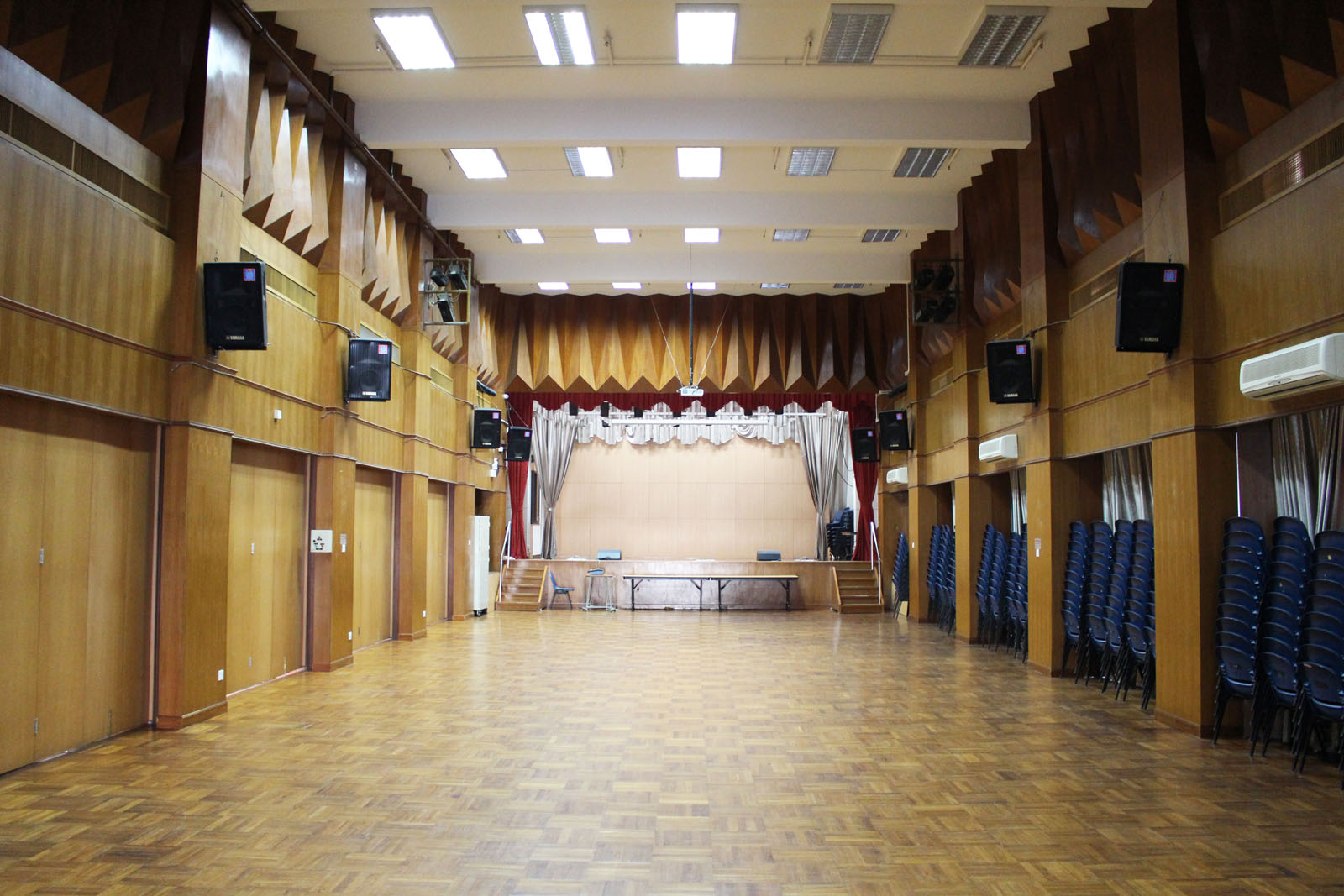 Photo 5: Yuen Long Town Hall Community Center