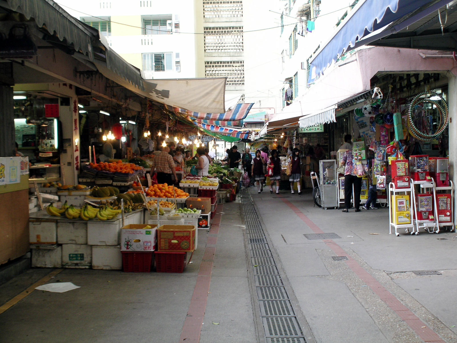 Photo 8: Lai King Estate