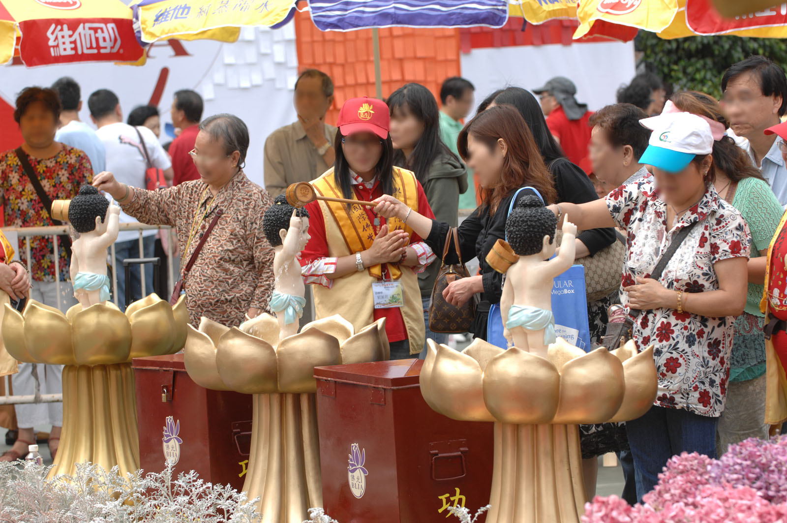 Photo 3: Birthday of Buddha