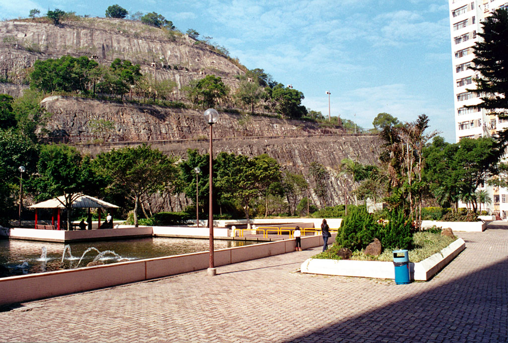 Photo 11: Lei Tung Estate