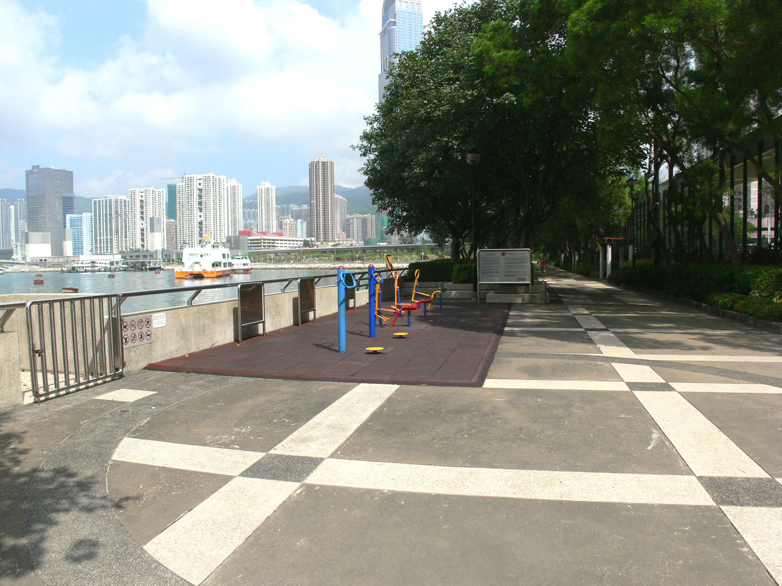 Photo 5: Tsuen Wan Riviera Park