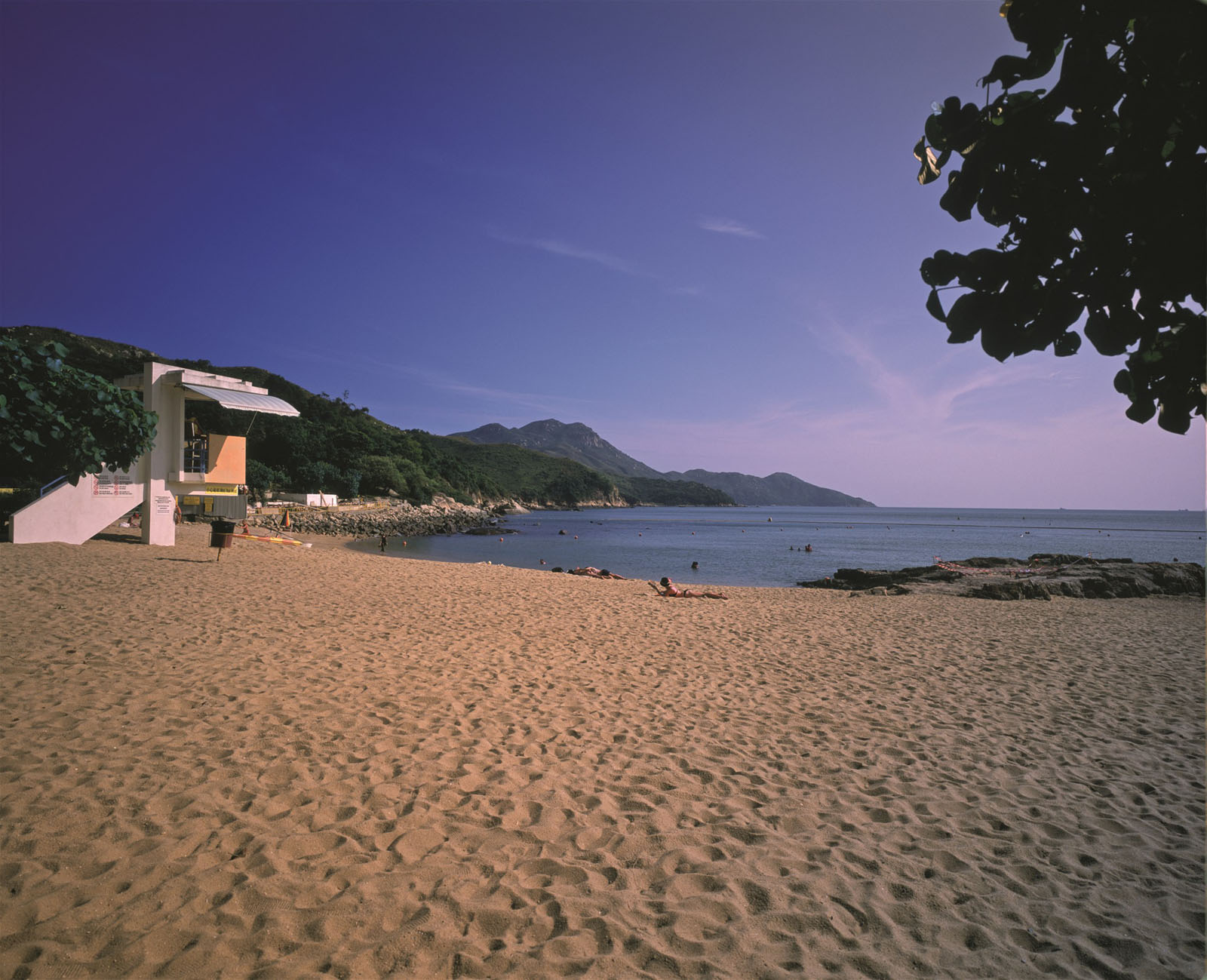 Photo 3: Hung Shing Yeh Beach