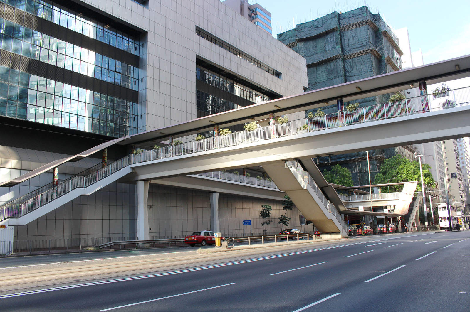 Photo 1: Wan Chai Tai Fat Hau Footbridge (across Hennessy Road to Queen's Road East)