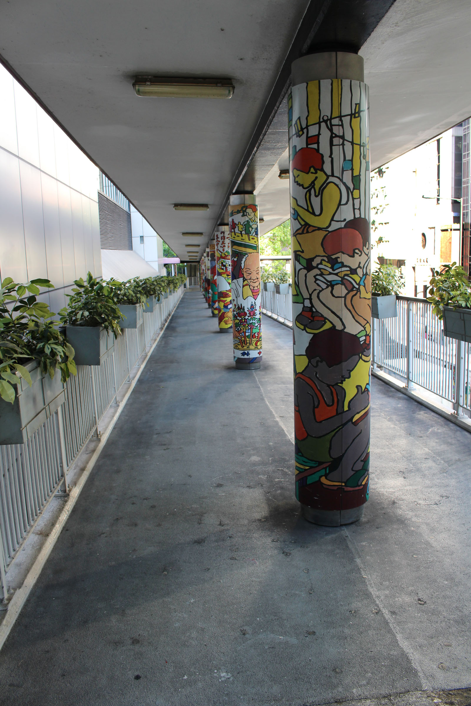 Photo 5: Wan Chai Tai Fat Hau Footbridge (across Hennessy Road to Queen's Road East)