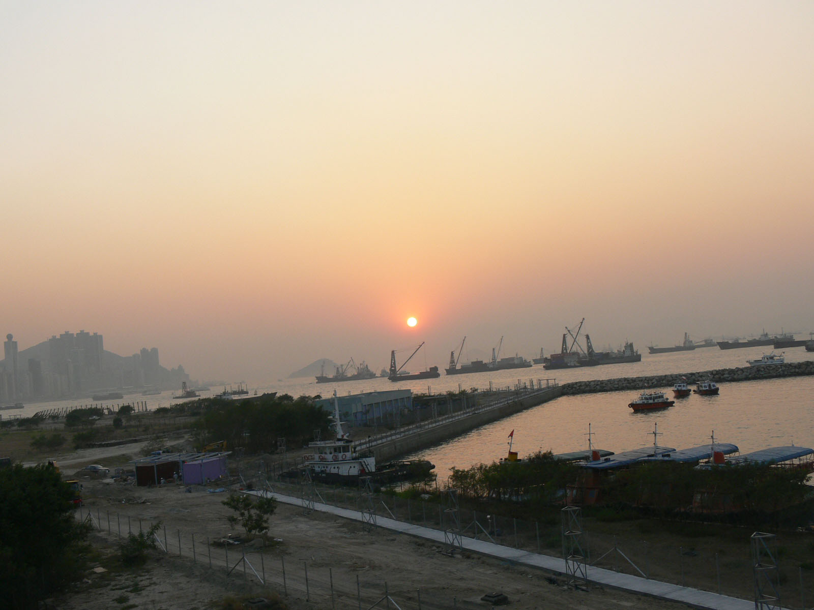 Photo 11: New Yau Ma Tei Typhoon Shelter