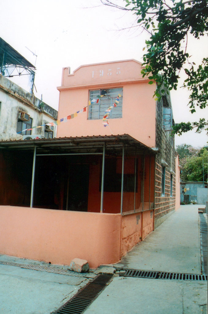 Photo 5: Yung Shue Wan Main Street