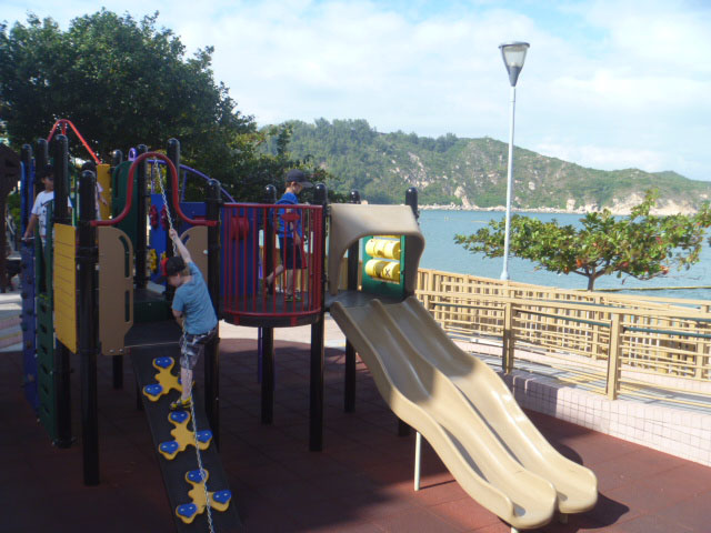 Photo 3: Jockey Club Cheung Chau Tung Wan Children's Playground