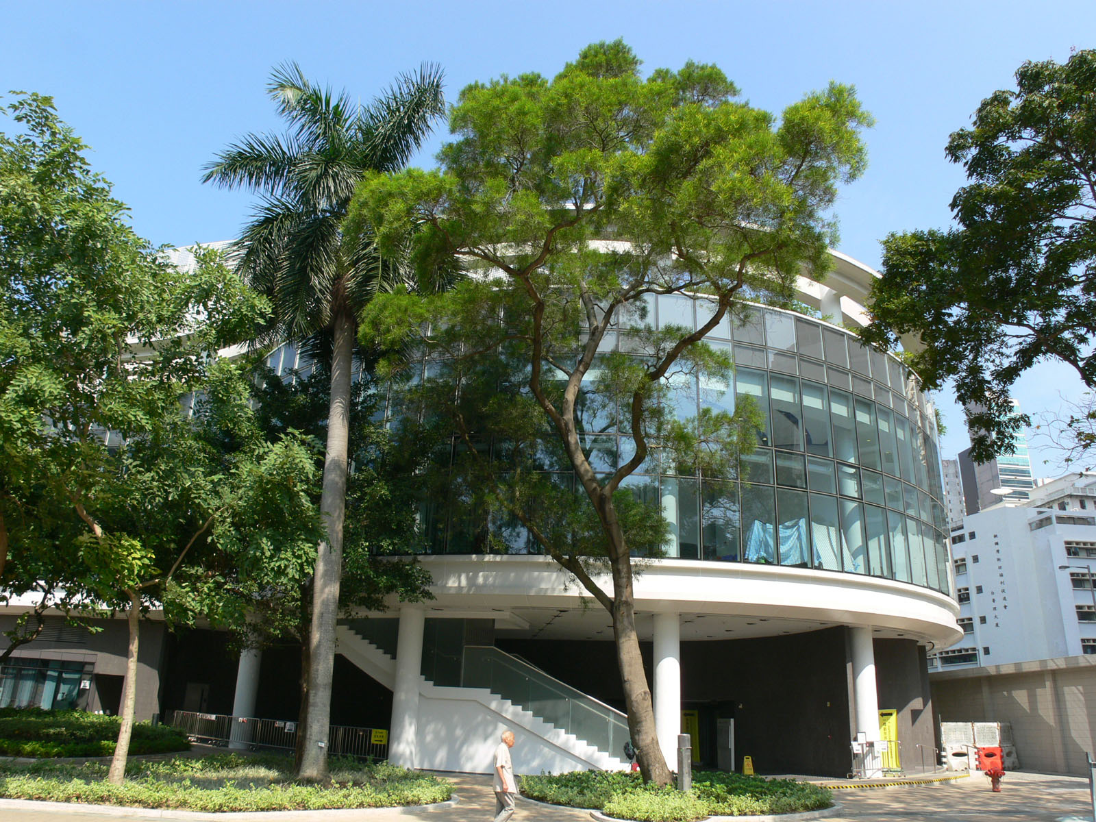 Photo 2: Victoria Park Swimming Pool