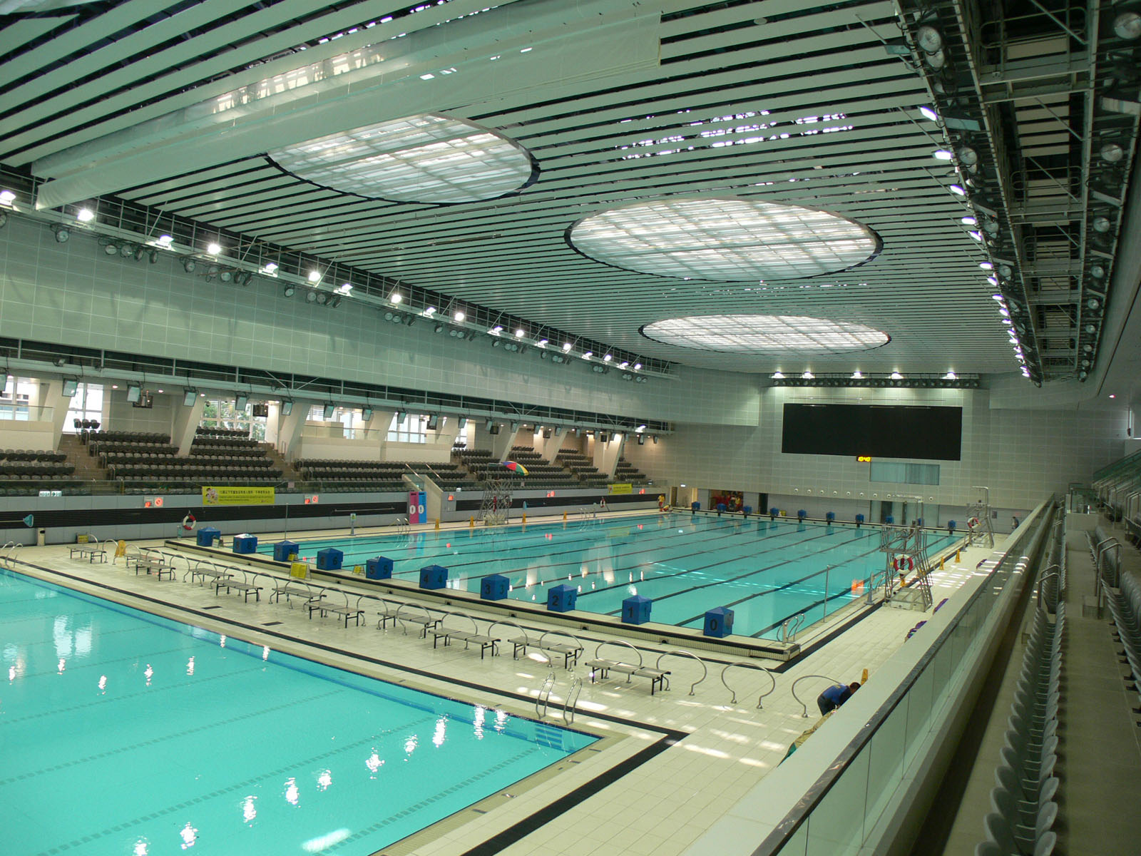 Photo 5: Victoria Park Swimming Pool