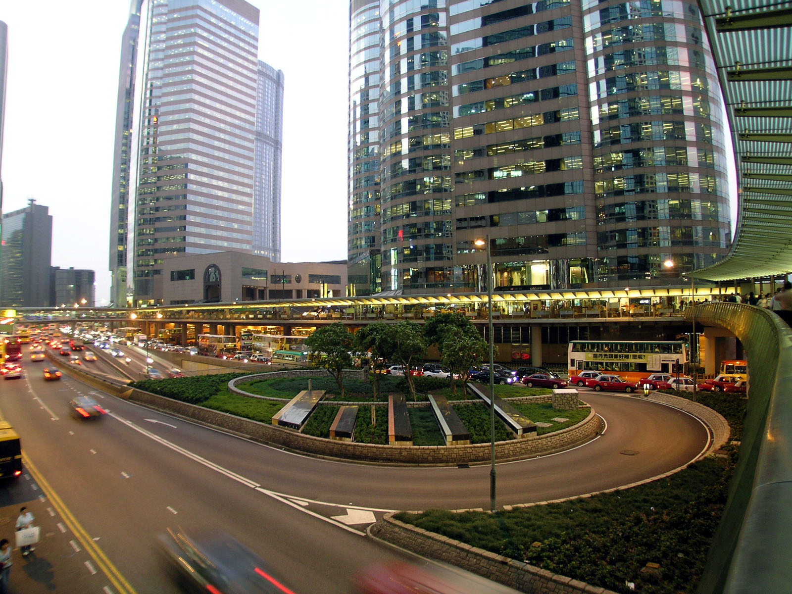 Footbridge HF157 (near Exchange Square, along Connaught Road Central)