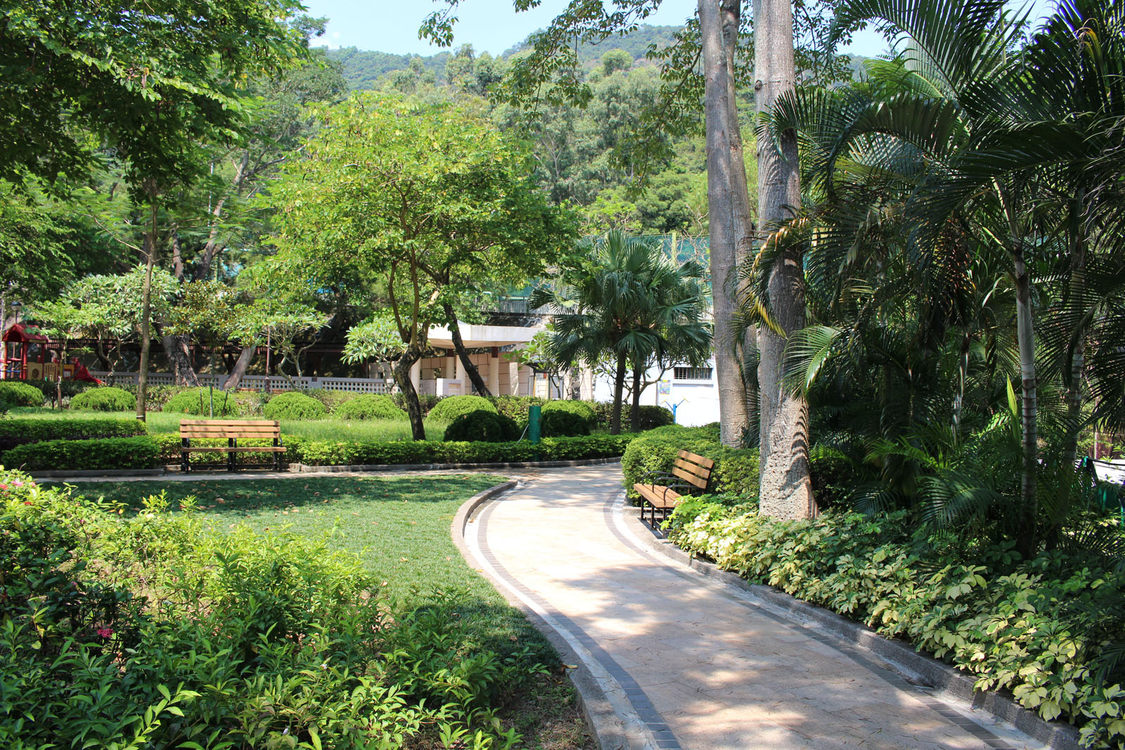 Photo 2: Lung Cheung Road Playground