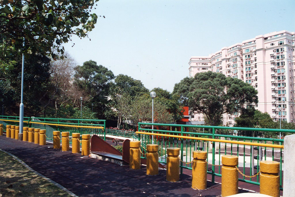 Photo 3: Choi Sai Woo Park