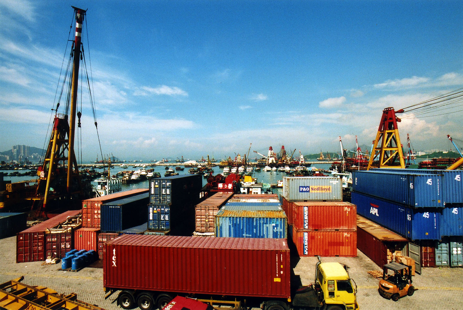 Photo 2: New Yau Ma Tei Public Cargo Working Area