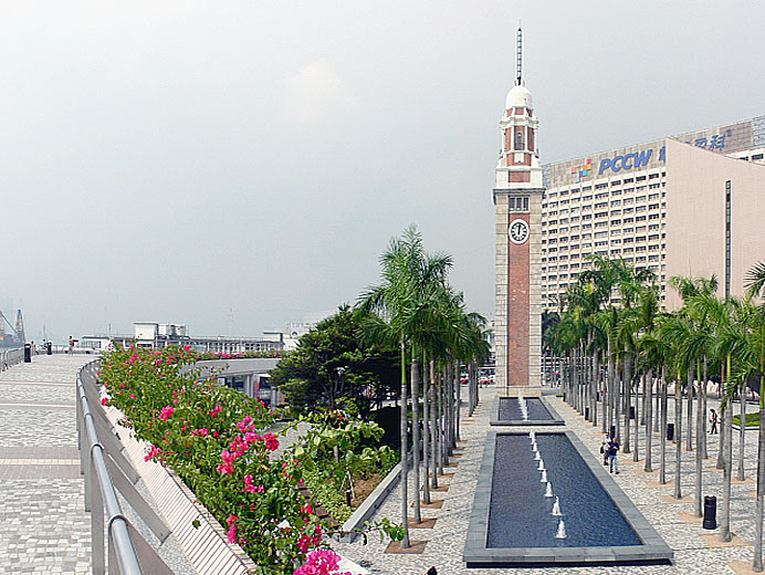 Photo 2: Hong Kong Cultural Centre Piazza