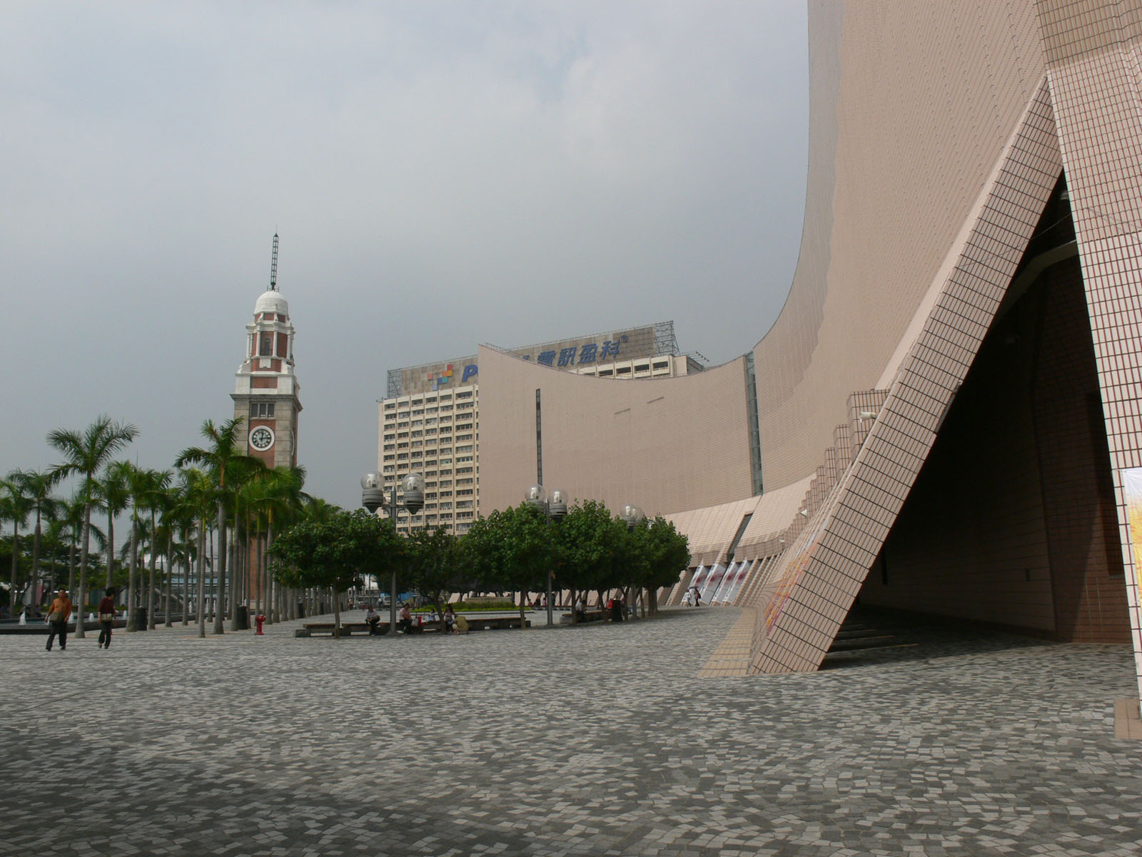 Photo 7: Hong Kong Cultural Centre Piazza