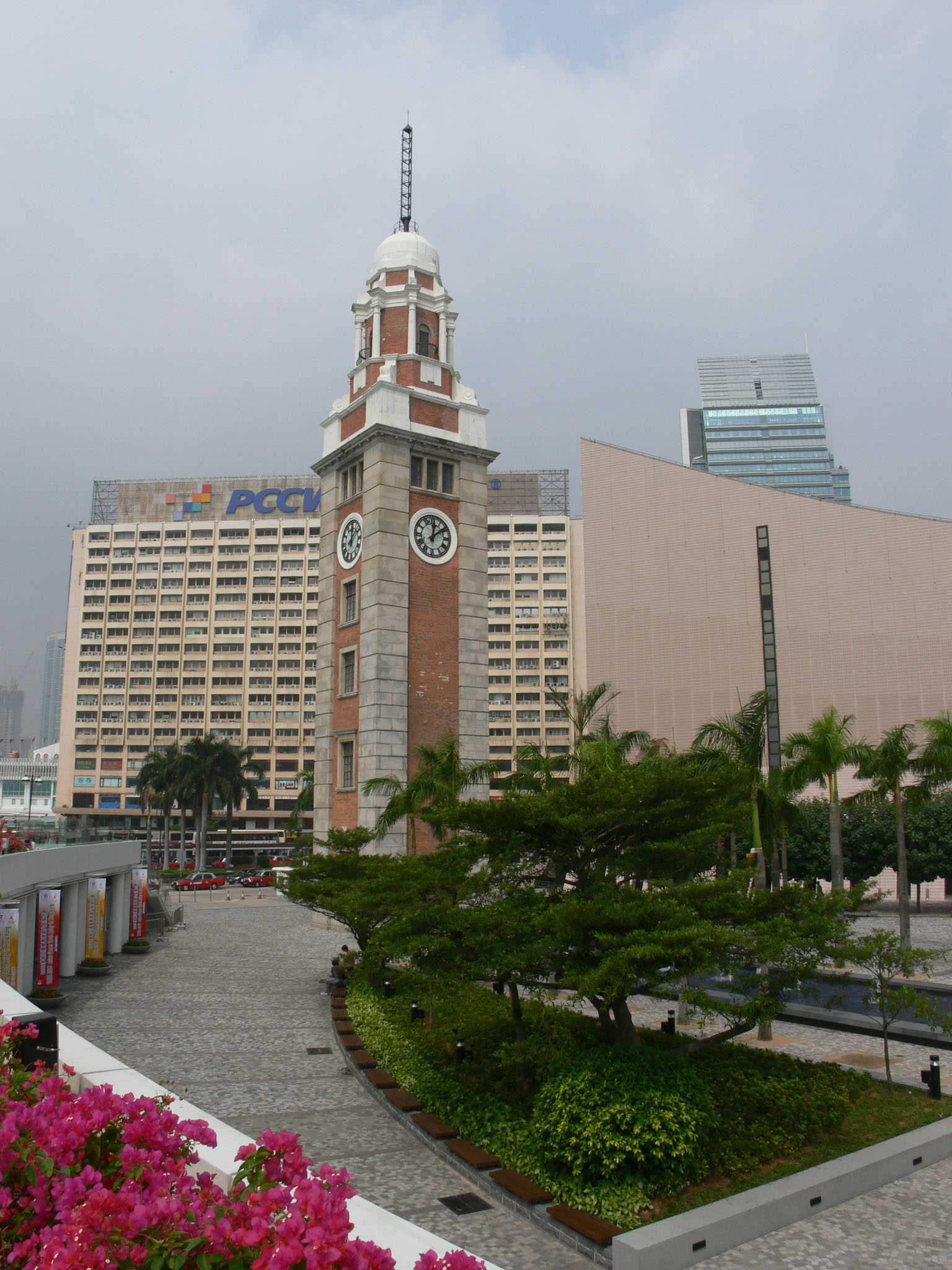 Photo 8: Hong Kong Cultural Centre Piazza