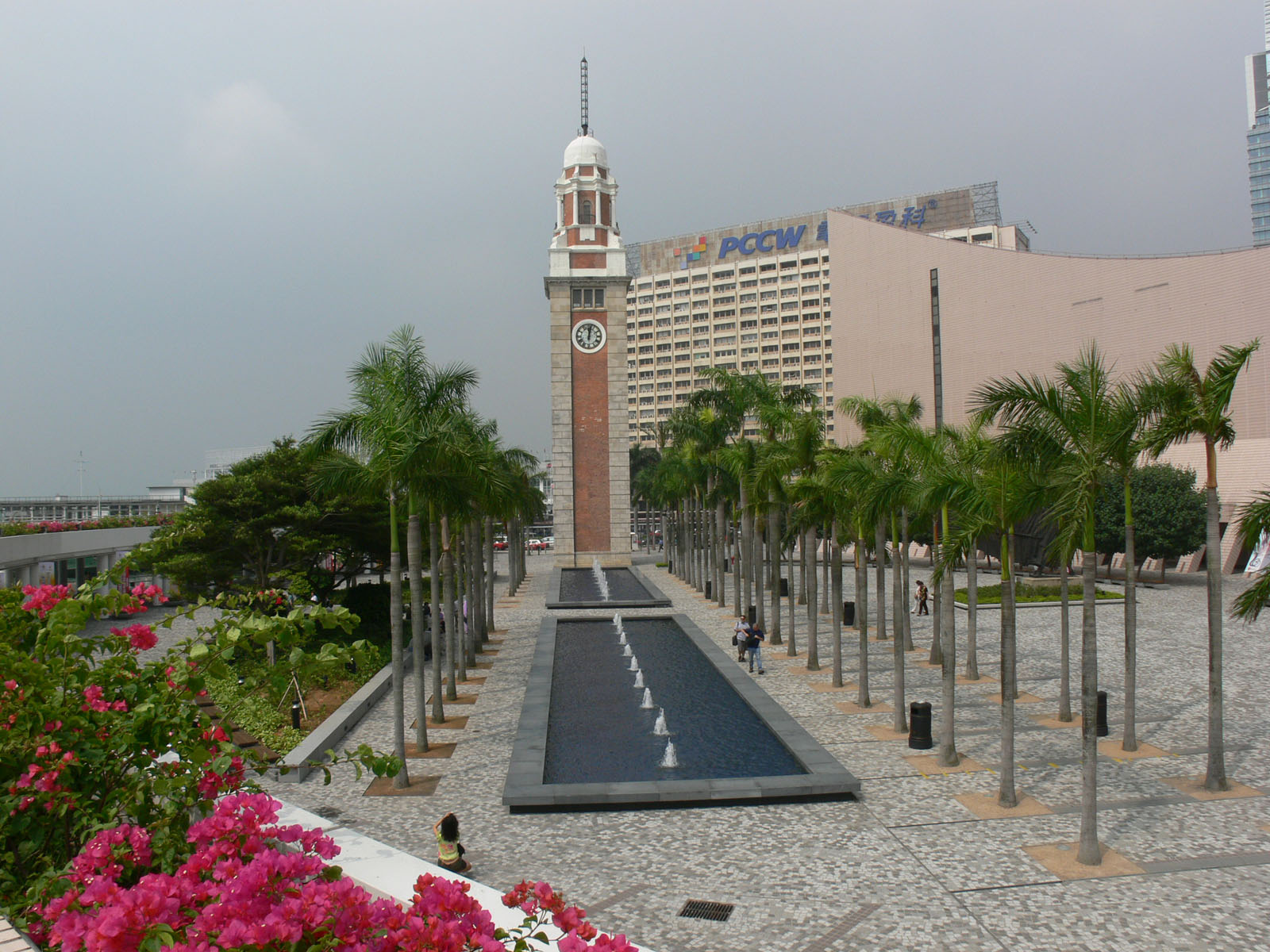 Photo 9: Hong Kong Cultural Centre Piazza