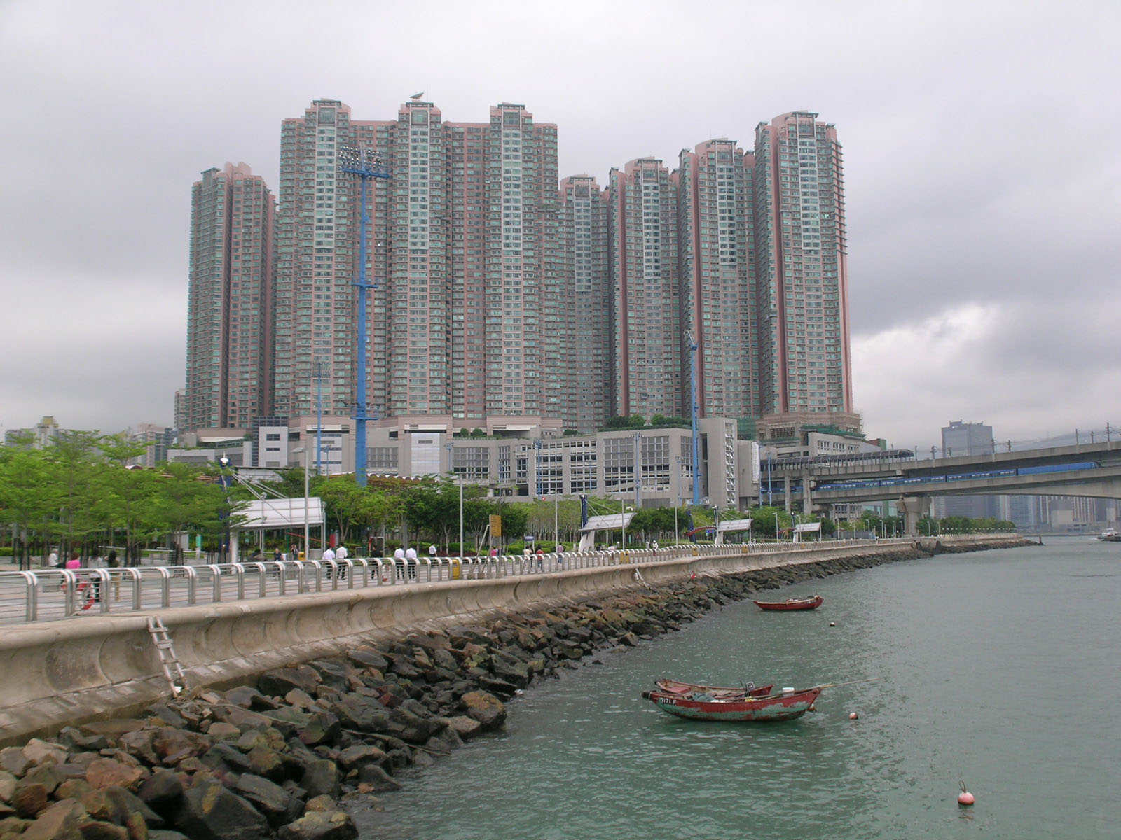 Photo 1: Tsing Yi Promenade