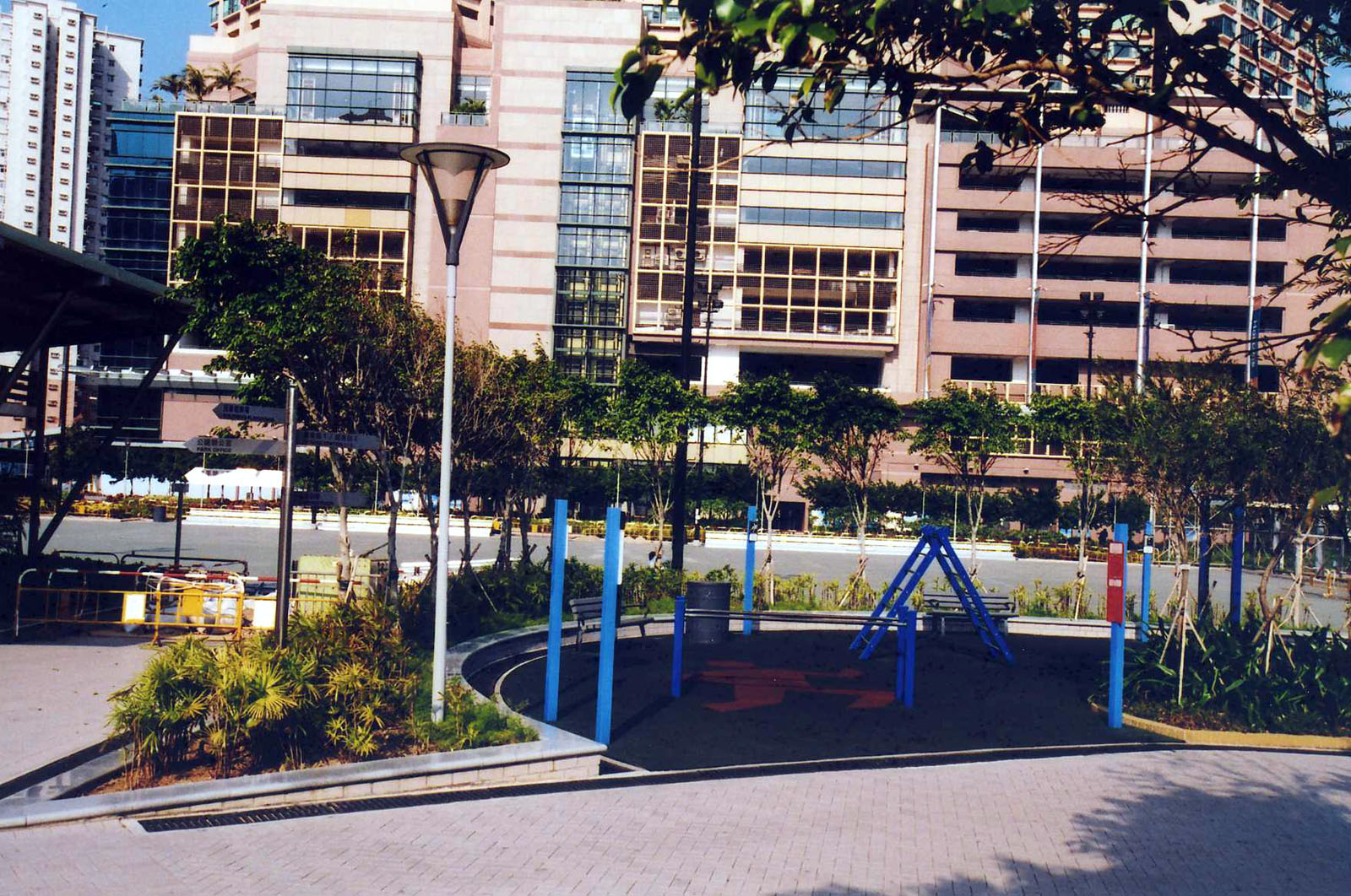 Photo 2: Siu Sai Wan Promenade