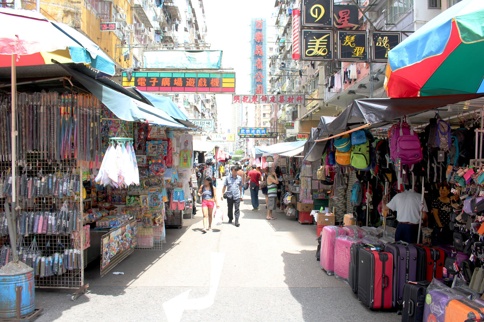 Fuk Wa Street (between Nam Cheong Street and Kweilin Street)