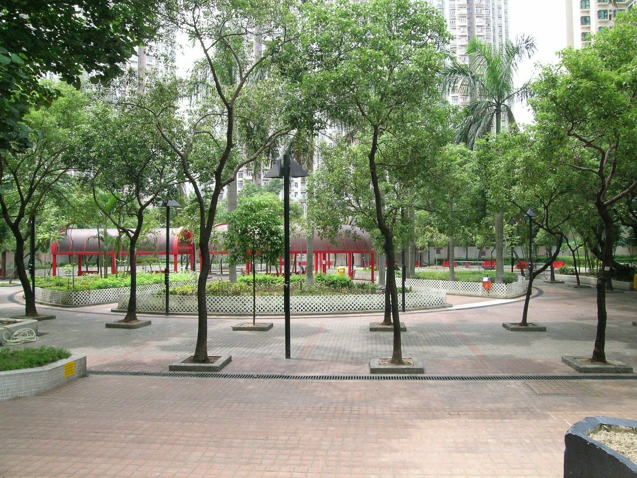 Photo 1: Cheung Wan Street Rest Garden