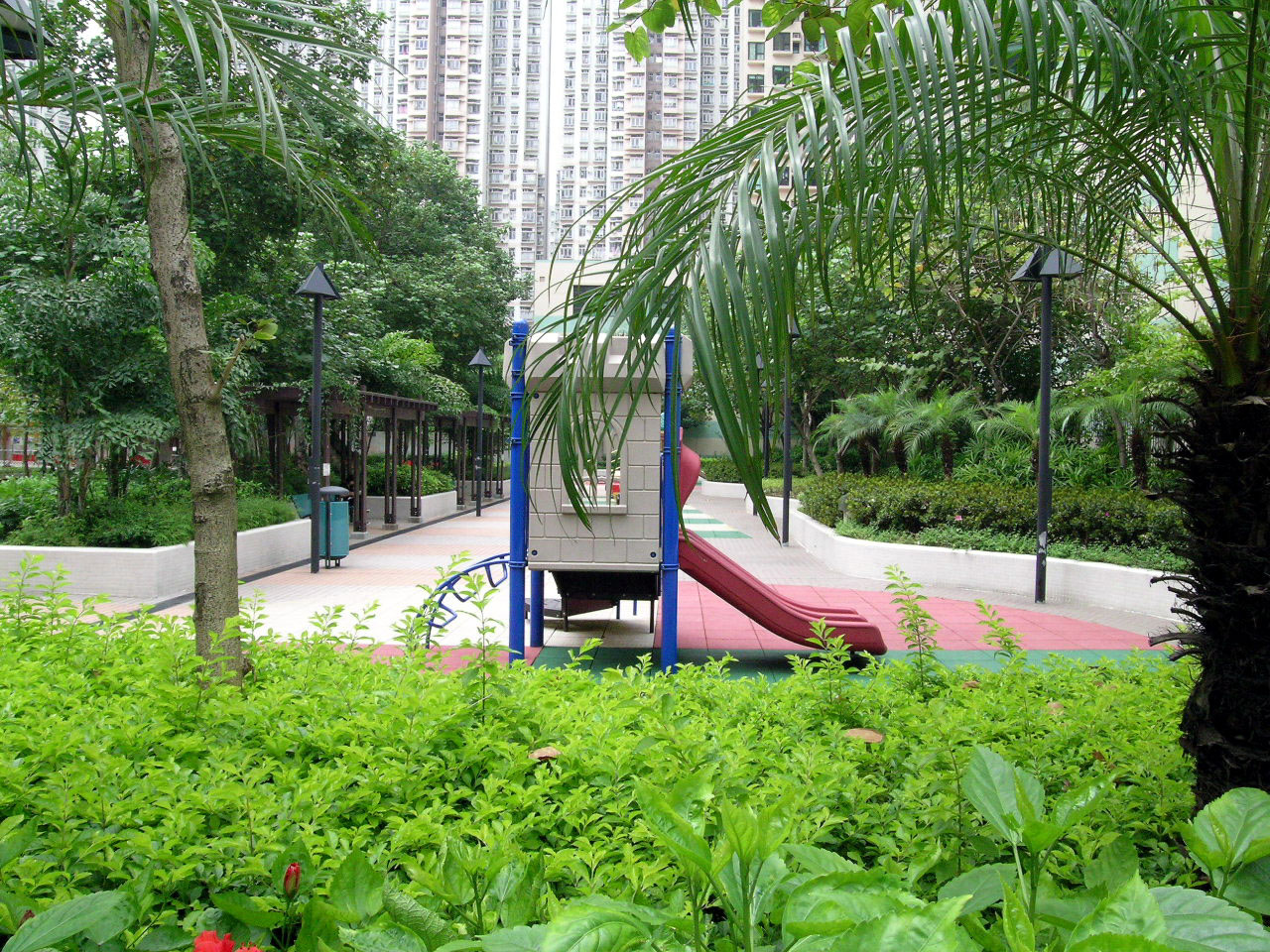 Photo 3: Cheung Wan Street Rest Garden