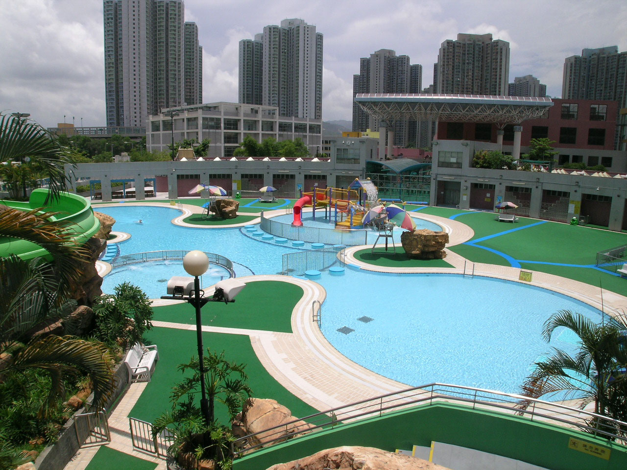 Photo 2: Tin Shui Wai Swimming Pool