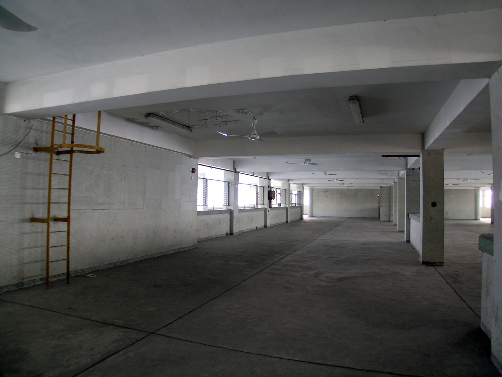 Photo 3: Kwun Tong Ferry Pier