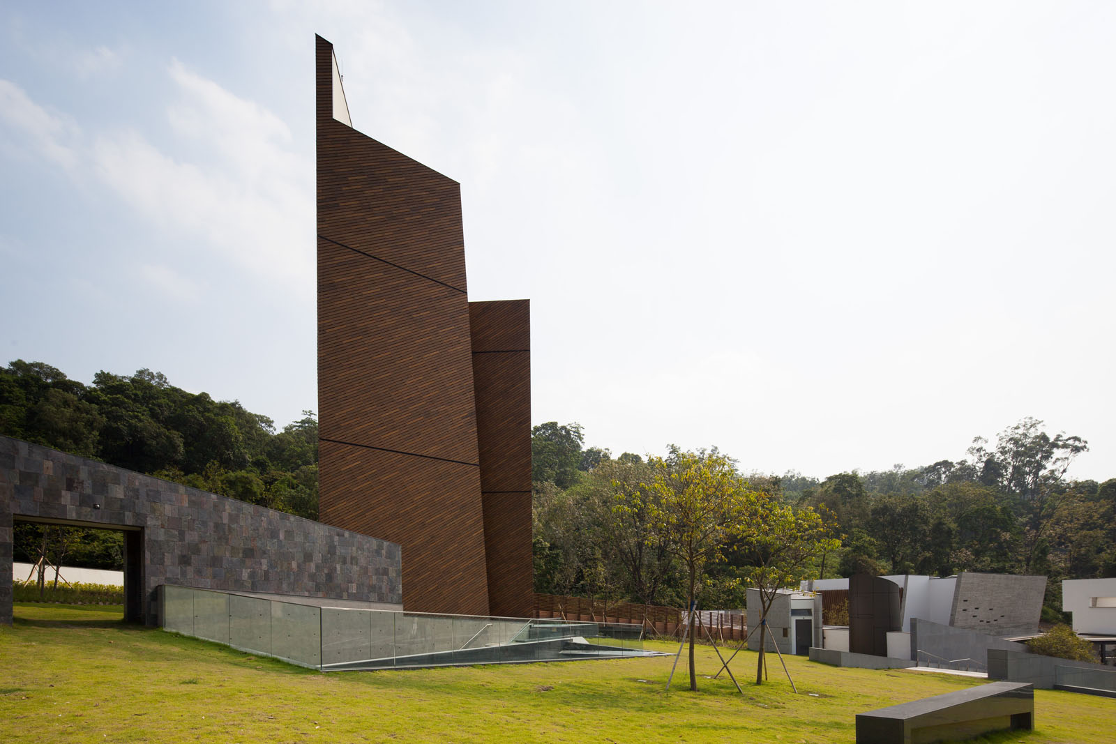 相片 7: 和合石火葬場、靈灰安置所和紀念花園